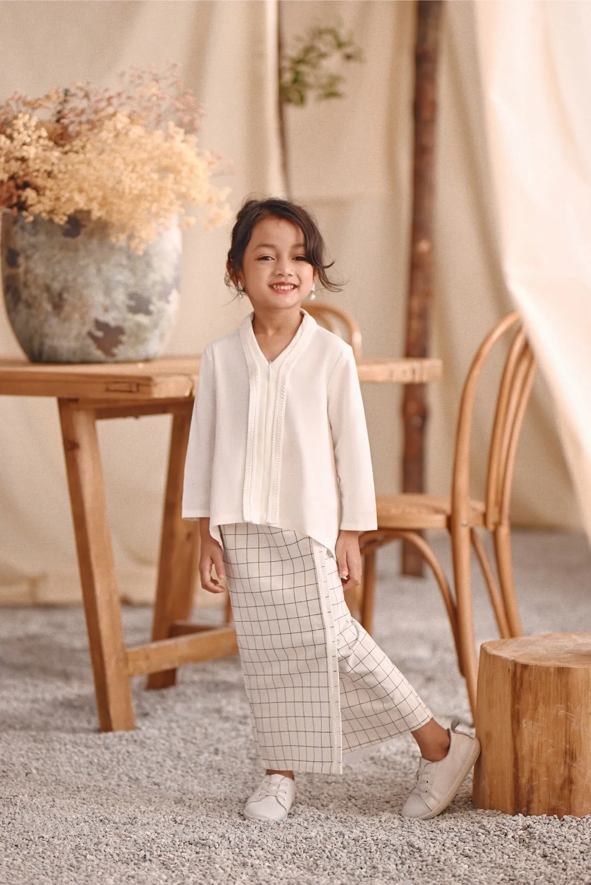 The Bayu Kebaya Top - White