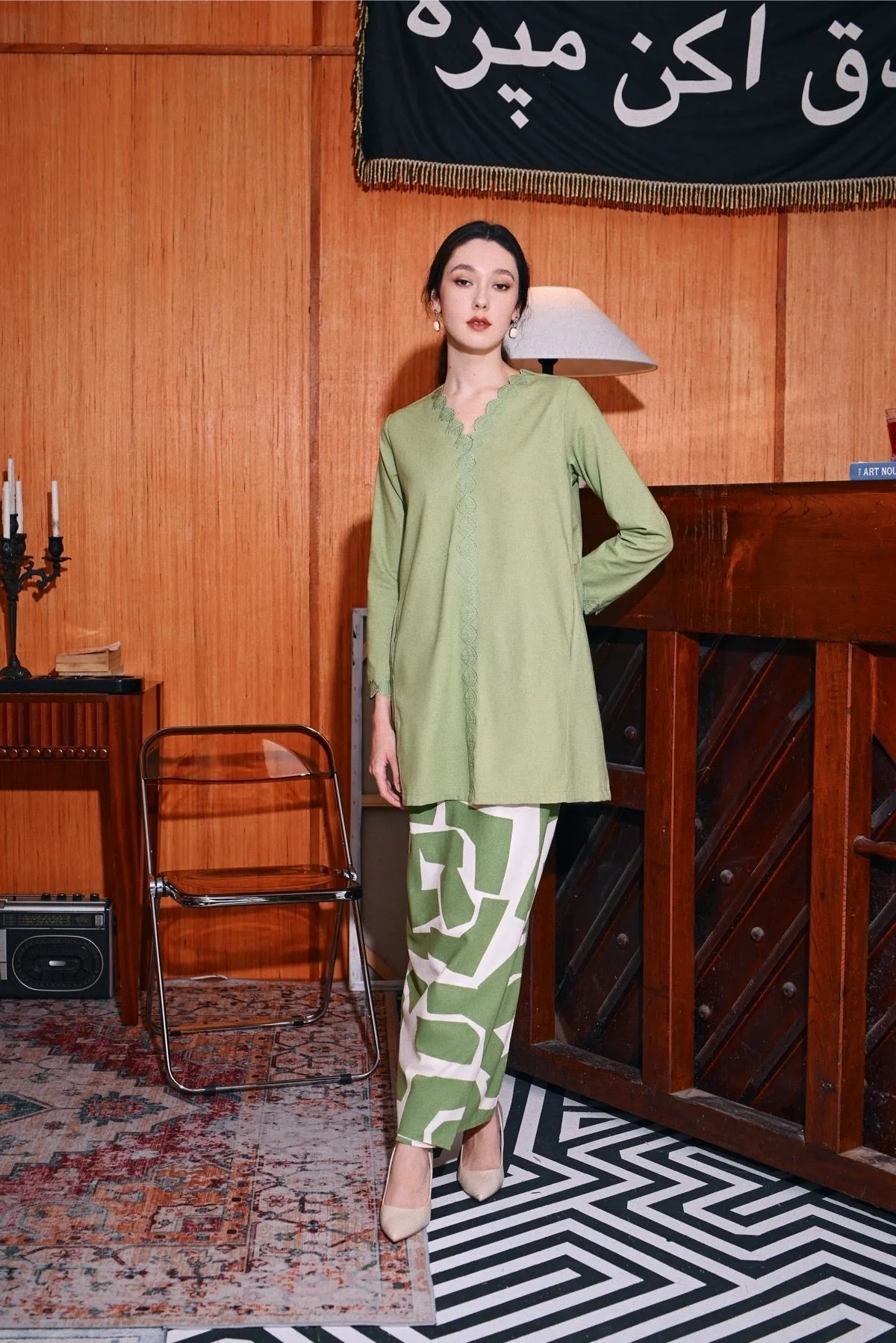 The Congkak Women Scallop Kurung Top - Lawn Green