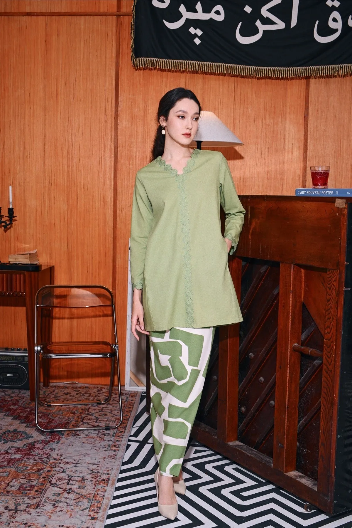 The Congkak Women Scallop Kurung Top - Lawn Green