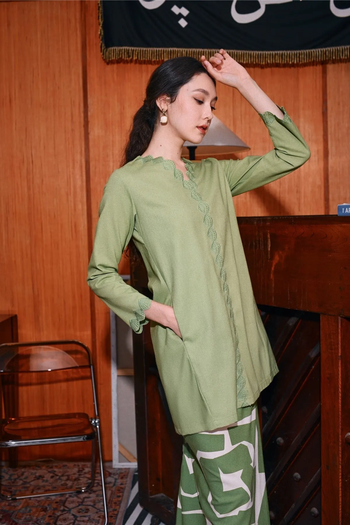 The Congkak Women Scallop Kurung Top - Lawn Green