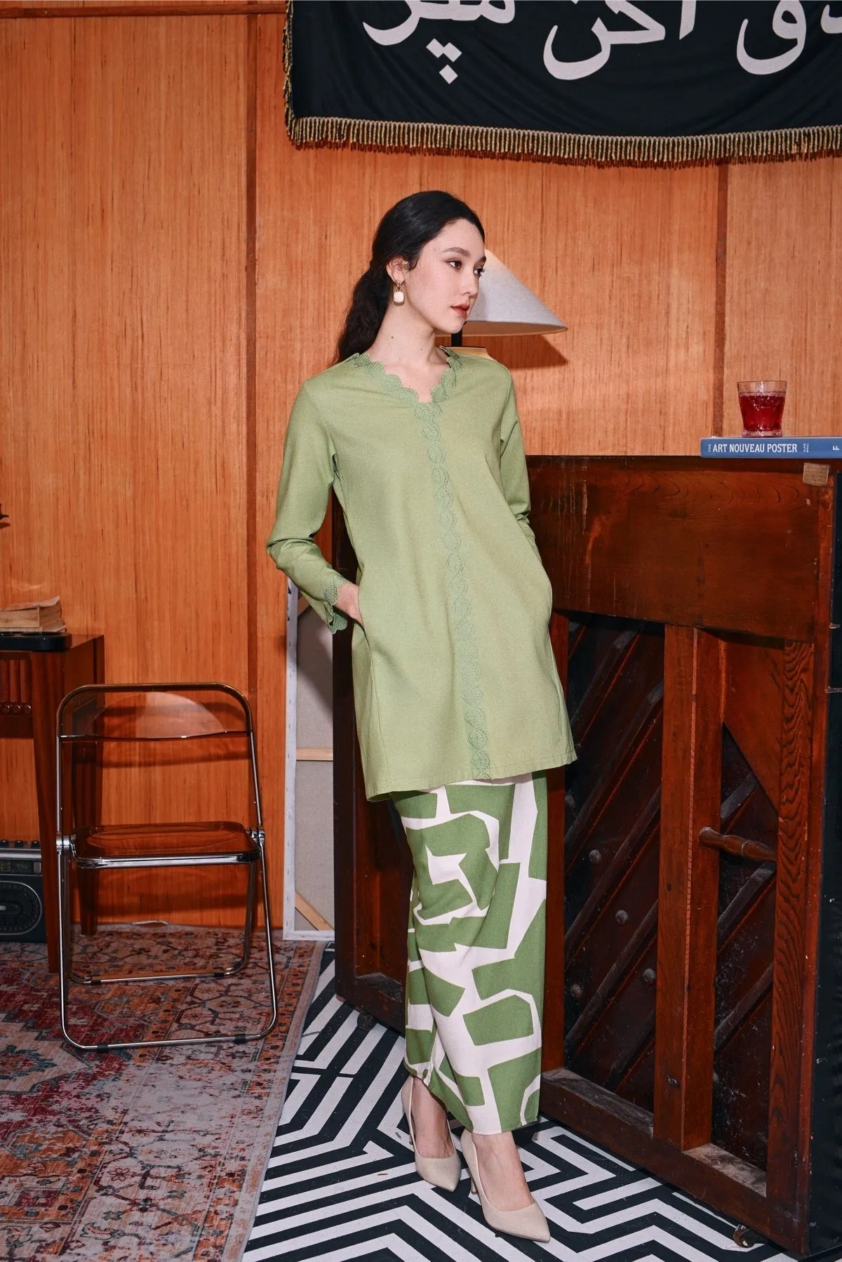 The Congkak Women Scallop Kurung Top - Lawn Green